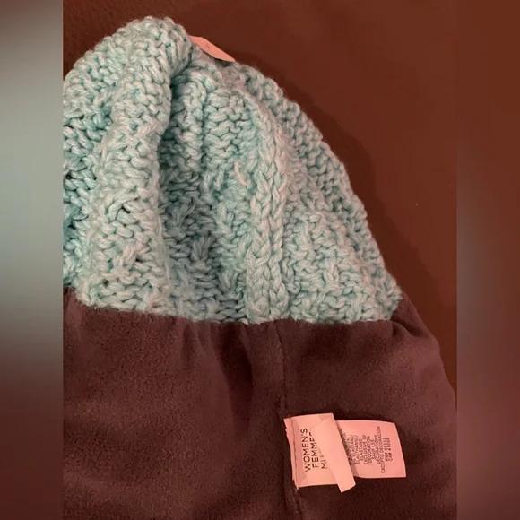 Under Armour Women’s Beanie — Baby Blue - Picture 8 of 14